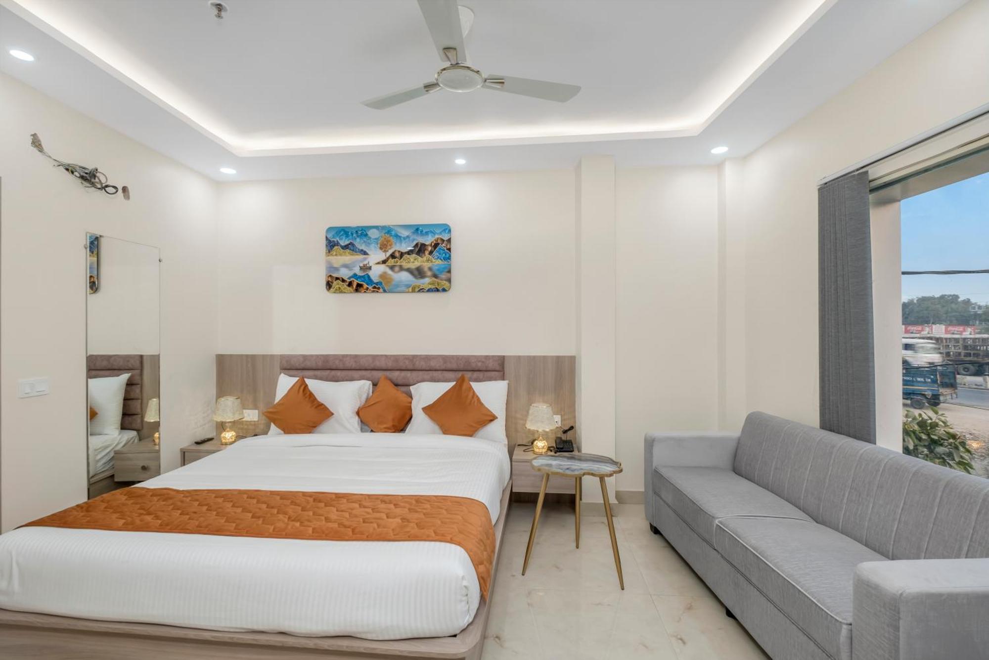 Hotel Sudarshan Ayodhya Bagian luar foto